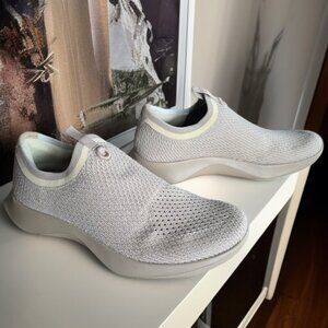 NWOT ALLBIRDS ( 10.5 ) Tree Dasher Relay Laceless Everyday Activity Slip Ins